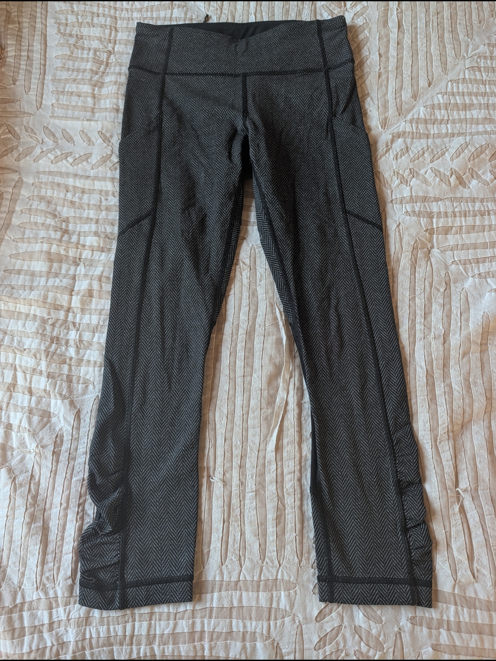 Women's Lululemon Size 4 Gray Herringbone Active Leggings